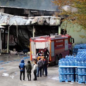 Boluda su dolum fabrikası alev alev yandı (2)
