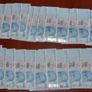 Otomobilde sahte banknotlar ele geçirildi: 2 kişi tutuklandı