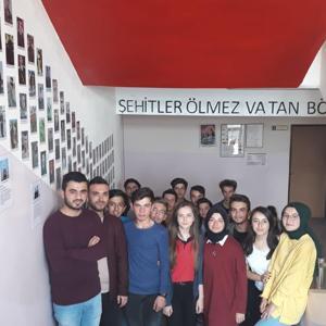 Lise öğrencilerinden Şehitler Merdiveni