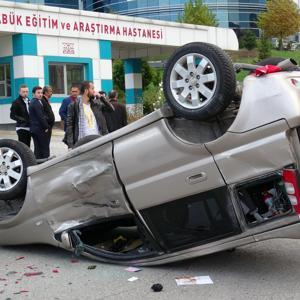 Kavşakta 3 araçlı zincirleme kaza: 1 yaralı