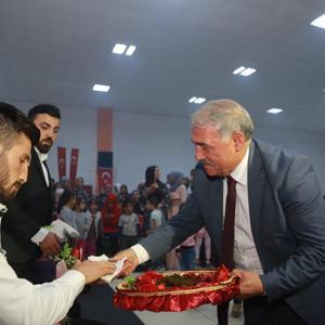 Mehmetçiklere kınalı uğurlama