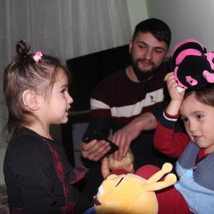 Minik Zeynep, biyonik kulak bekliyor