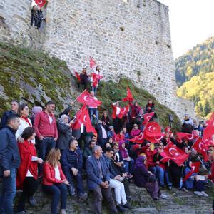En görkemli kalede horonlu Cumhuriyet kutlaması