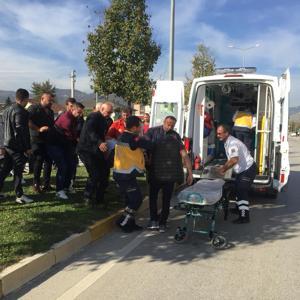 Patpat ile otomobil çarpıştı: 2 yaralı