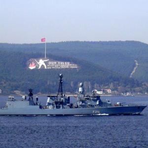Alman savaş gemisi, Çanakkale Boğazından geçti