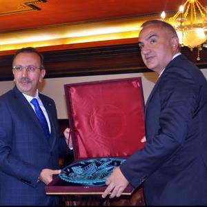 Bakan Ersoy: Peribacalarında kaçak yapılara müsaade etmeyeceğiz