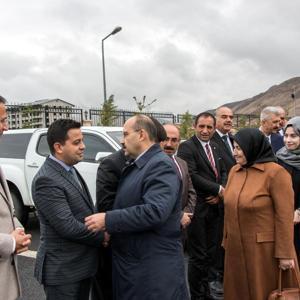 Trabzon Valiliğine atanan Ustaoğlu, Bitlisten uğurlandı