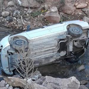 Suşehrinde otomobil dereye uçtu: 1 yaralı