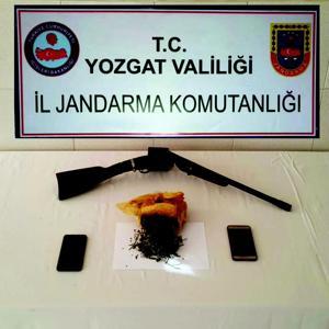 400 gram kubar esrarı taşın altına saklarken yakalandı