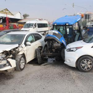 Kavşakta kaza traktör ikiye bölündü; 1 yaralı