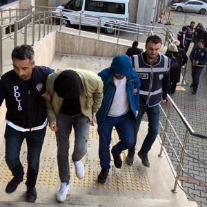 Parayı alırken yakalanan dolandırıcılar tutuklandı