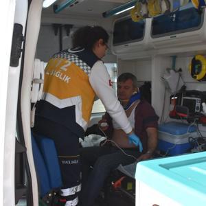Edirnede midibüsle otomobil çarpıştı:1  yaralı
