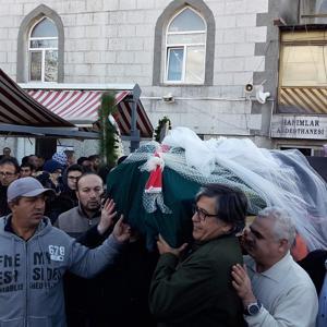Bağcılardaki yangında ölen genç kız, tabutuna örtülen duvakla uğurlandı