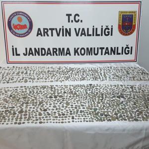 Gürcistana kaçırılmak istenen 2 bin 40 parça tarihi eser ele geçirildi