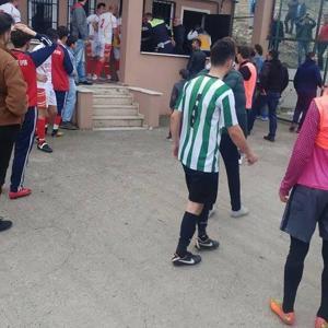 Maçta kalp krizi geçiren futbolcu hayatını kaybetti
