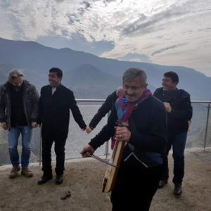 Siirte hamsi festivali için gelen Trabzonlular horon oynadı