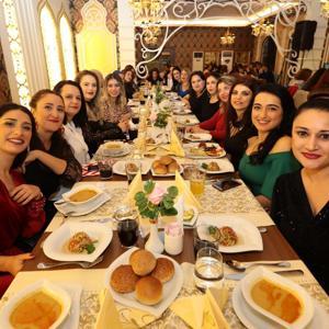 Öğretmenler yemekte buluştu