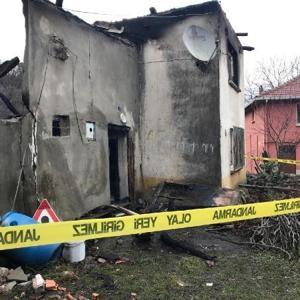 91 yaşındaki kadın, yanan evin enkazında aranıyor