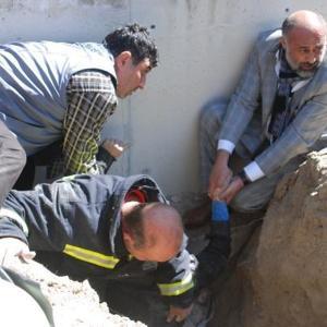 Çöken istinat duvarının altında kalan 4 işçi yaralı kurtarıldı