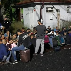 Kaçak göçmenler trende yakalandı