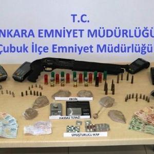 Ankarada uyuşturucu operasyonuna 8 tutuklama