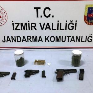 İzmirde uyuşturucu operasyonu: 2 gözaltı