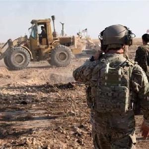 Suriyede teröristlerin kazdığı hendekler, ABD askeri gözetiminde kapatılıyor