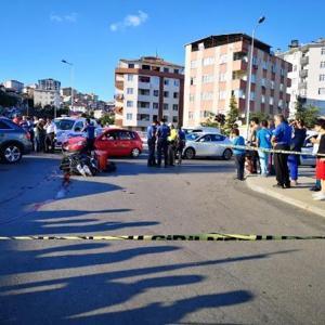 Maltepede minibüsün çarptığı motokurye öldü; kaza anı kamerada