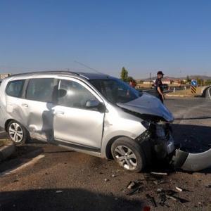 Bünyanda trafik kazası: 1’i bebek  6 yaralı
