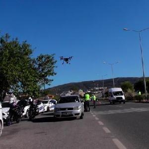 Muğlada, trafik ekiplerinden drone destekli denetim