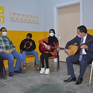 Kumlu’da görme engelliler için müzik kursu