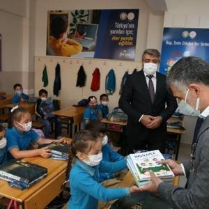 İlk ders zili çaldı, Sultanbeyli’de öğrenciler ders başı yaptı