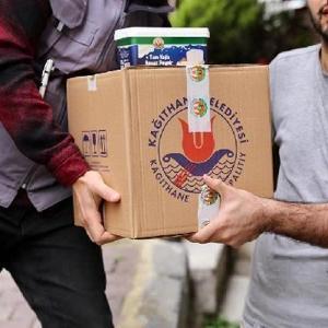 Kağıthane’de ihtiyaç sahibi vatandaşlara gıda paketi dağıtıldı