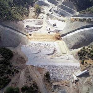 DSİ 2. Bölge Müdürü Ceylan, Kemalpaşadaki baraj çalışmalarını inceledi