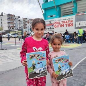 Çadır kentlerde yaşayan çocuklara mobil trafik eğitimi