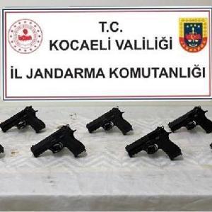 Kocaelide 7 adet ruhsatsız tabanca ile yakalanan 2 kişi gözaltına alındı