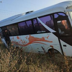 Tekirdağda servis minibüsü kaza yaptı: 3 yaralı