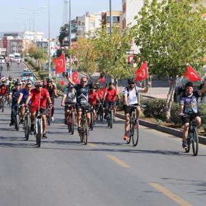 100. yılda 100 öğretmen ile 29 kilometrelik bisiklet turu