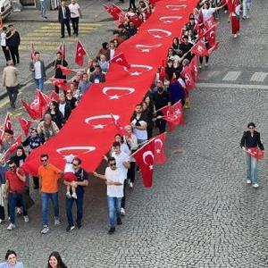 Rize’de 100 metrelik Türk Bayrağı ile Cumhuriyet kutlaması