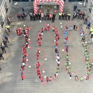 Polislerden öğrencilere 100’üncü yıl anısına 100 oyuncak