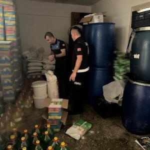 Erdemli’de 2 bin litre kaçak deterjan ele geçirildi