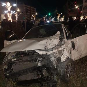 Bingölde otomobille ve hafif ticari araç çarpıştı: 3 yaralı