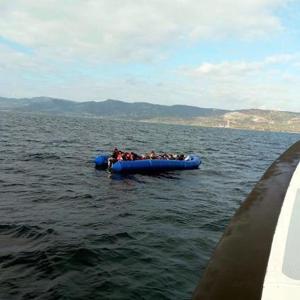 Çanakkale açıklarında 70 kaçak göçmen yakalandı