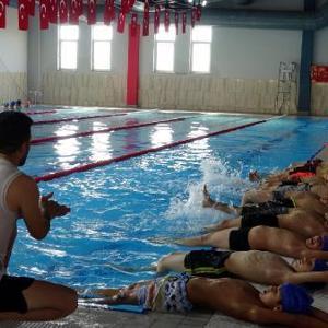 Erciş’te 20 bin öğrenci, olimpik havuzla buluşturuldu