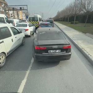 İstanbul- Sultangazide itfaiye aracına yol vermeyen sürücülere ceza yağdı