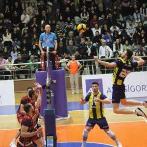 Fenerbahçe Parolapara - Akkuş Belediyespor: 2-3