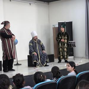 Derikte bin öğrenciye ‘Şahidimiz Anadolu’ tiyatro oyunu sergilendi
