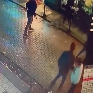 İstanbul - Kadıköyde aracına yaslandığı için uyardı; çıkan kavgada silahla rastgele ateş etti