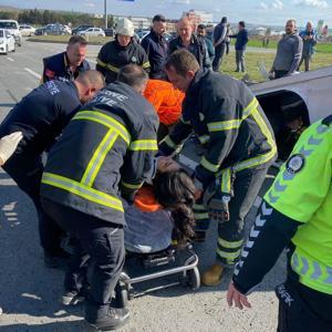 Edirnede refüje çarparak takla atan otomobilin sürücüsü yaralandı