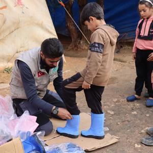 Suriye’deki 15 bin aileye kış yardımı